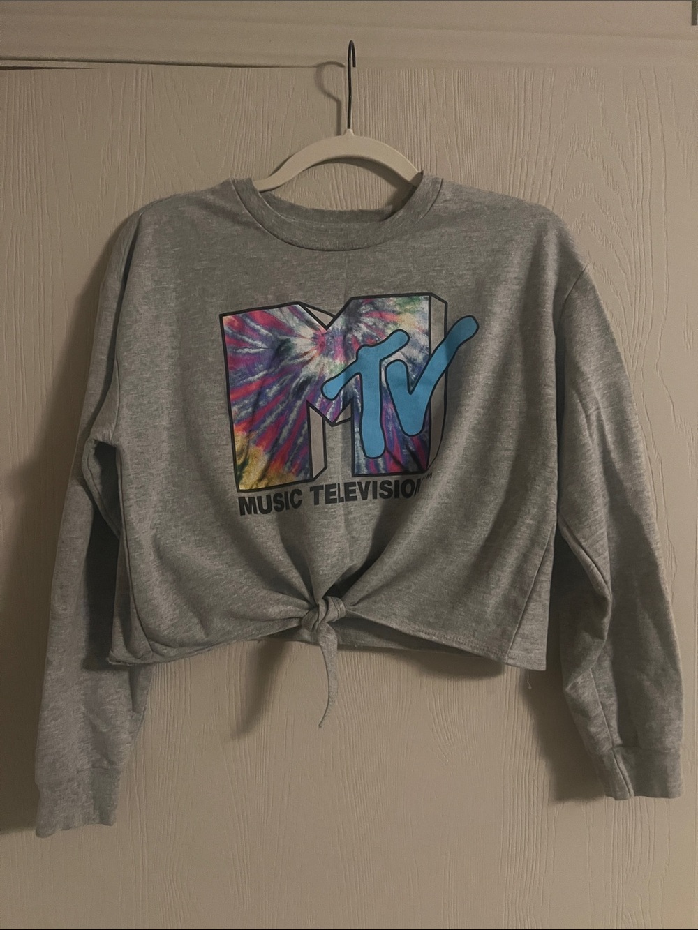 MTV Gray Crewneck Cropped T-Shirt with Tie-Dye Logo Size‎ Large